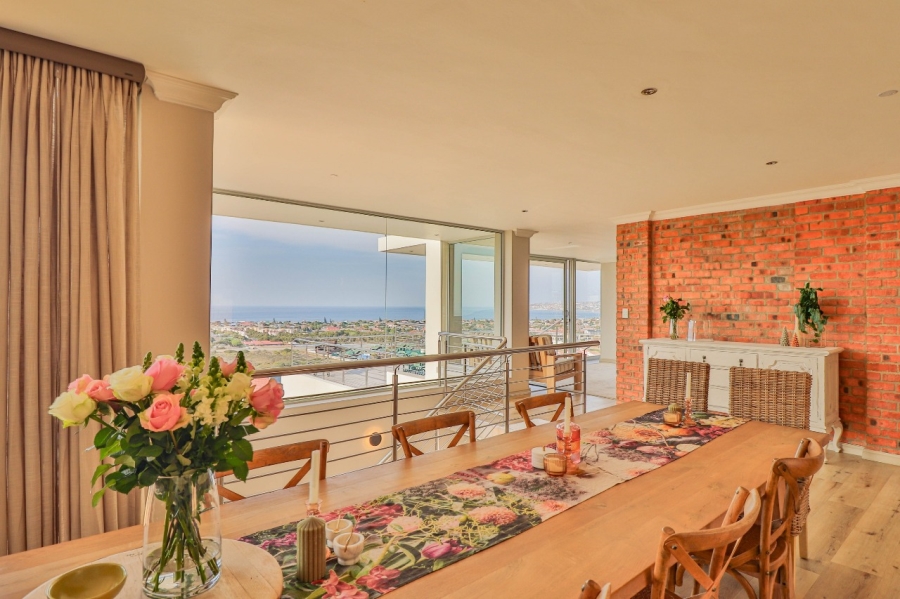 4 Bedroom Property for Sale in Hartenbos Heuwels Western Cape